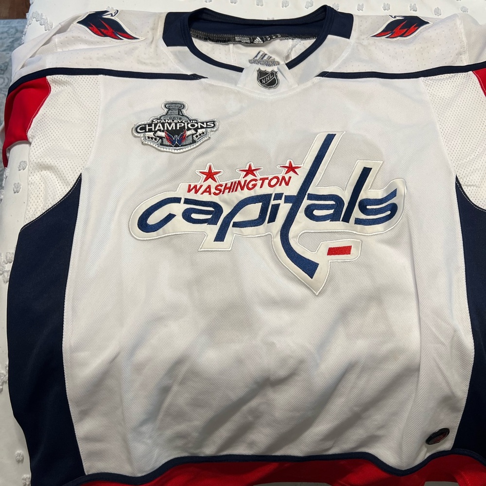 TJ OSHIE CAPITALS WHITE JERSEY